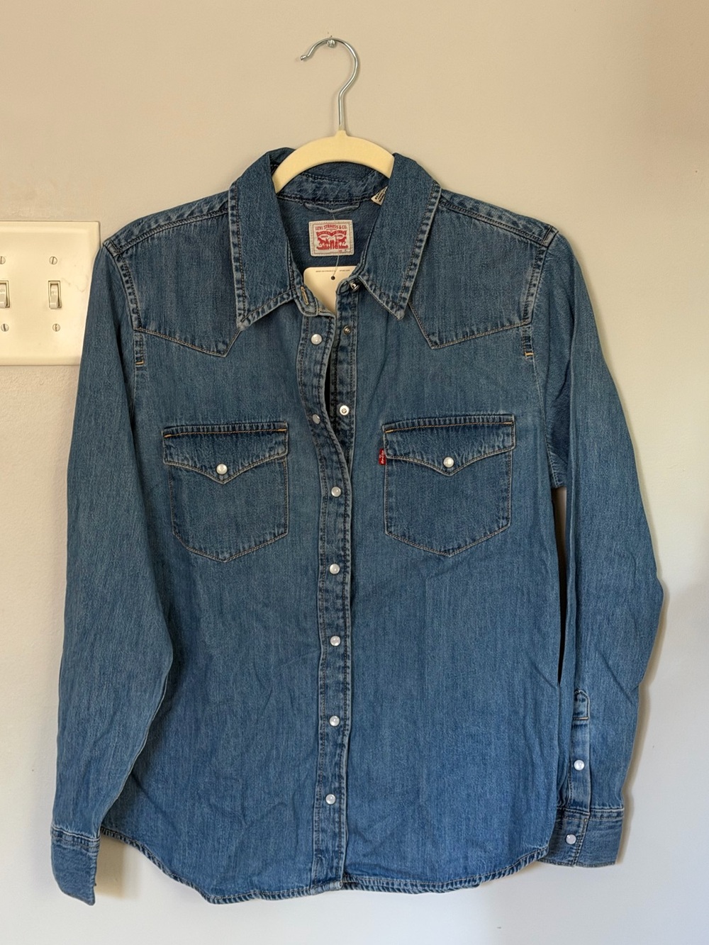 The Essential Western - Levi’s Classic Denim Shirt - NWT